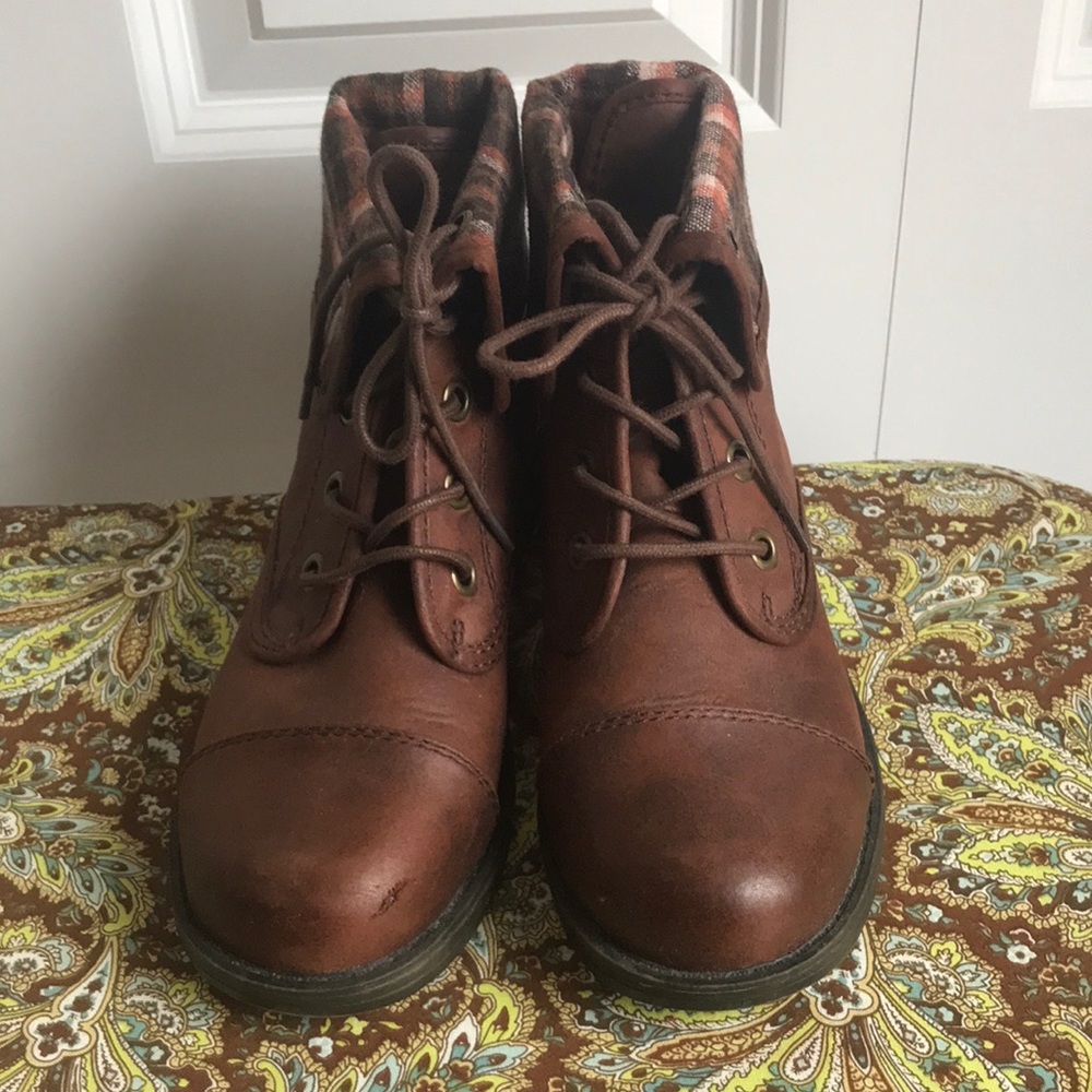 Booties - Picture 2 of 8